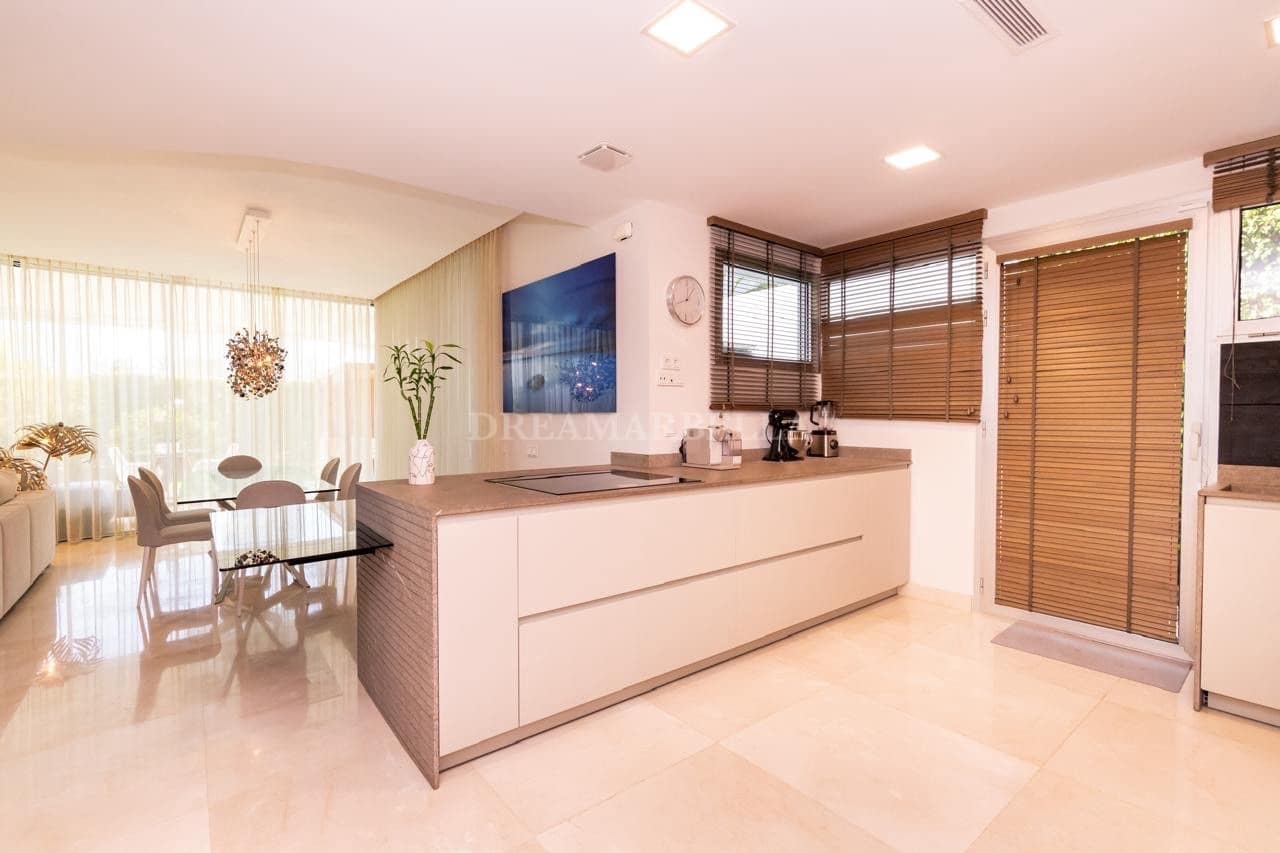 4 sypialnia Willa na sprzedaż w San Pedro de Alcantara z basenem garażem - 2 700 000 € (Ref: 9911411)