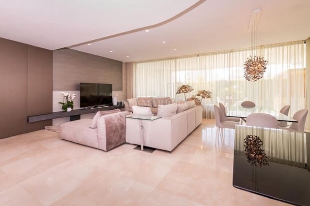 4 sypialnia Willa na sprzedaż w San Pedro de Alcantara, Marbella z basenem garażem - 2 700 000 € (Ref: 9911411)