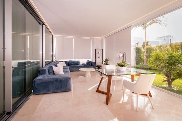 4 sypialnia Willa na sprzedaż w San Pedro de Alcantara, Marbella z basenem garażem - 2 700 000 € (Ref: 9911411)
