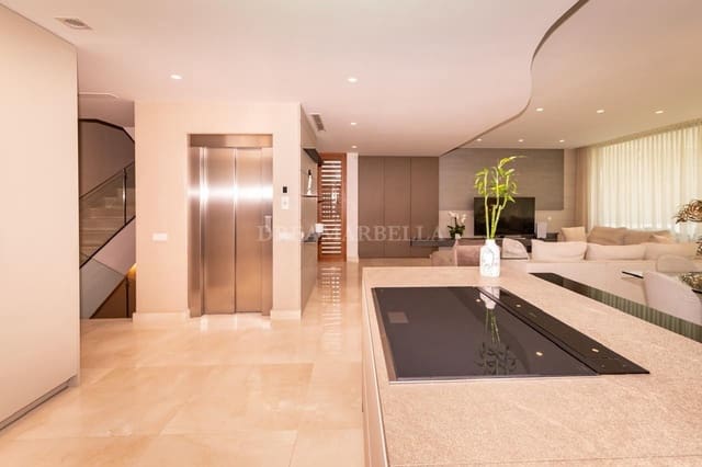 5 camera da letto Villa in vendita in San Pedro de Alcantara, Marbella con piscina garage - 2.699.000 € (Rif: 9911411)