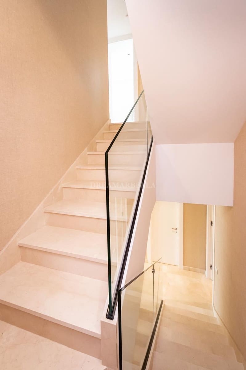 4 sypialnia Willa na sprzedaż w San Pedro de Alcantara z basenem garażem - 2 700 000 € (Ref: 9911411)