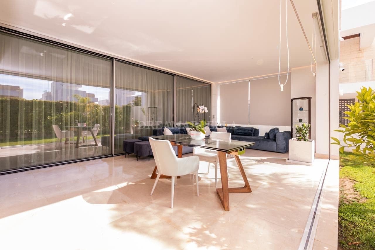 4 sypialnia Willa na sprzedaż w San Pedro de Alcantara z basenem garażem - 2 700 000 € (Ref: 9911411)