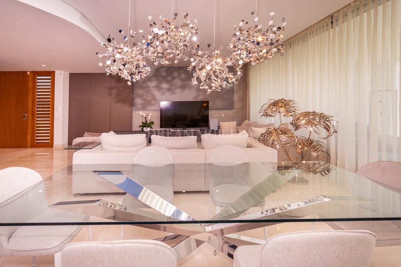 4 sypialnia Willa na sprzedaż w San Pedro de Alcantara z basenem garażem - 2 700 000 € (Ref: 9911411)