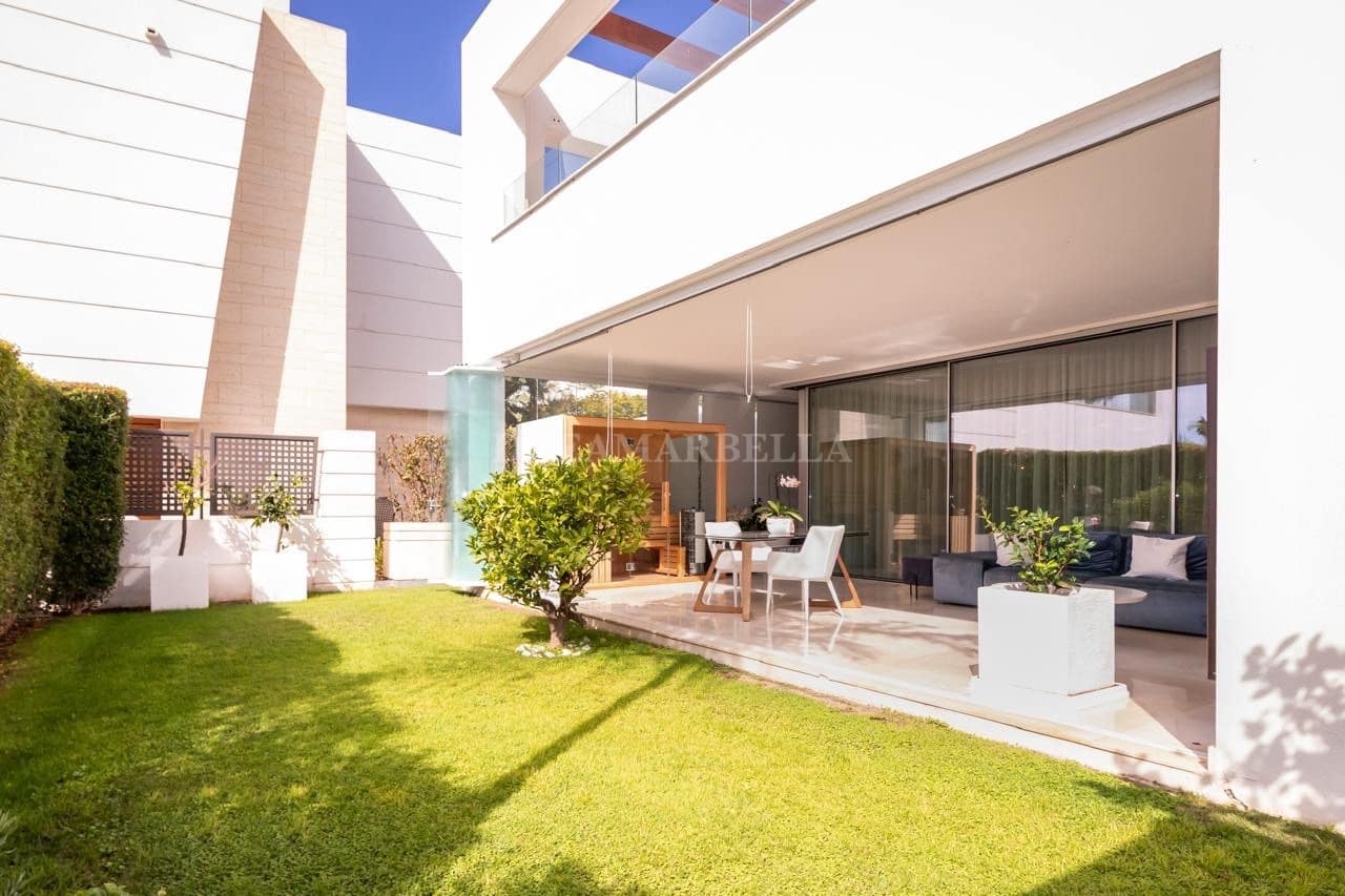 4 sypialnia Willa na sprzedaż w San Pedro de Alcantara z basenem garażem - 2 700 000 € (Ref: 9911411)