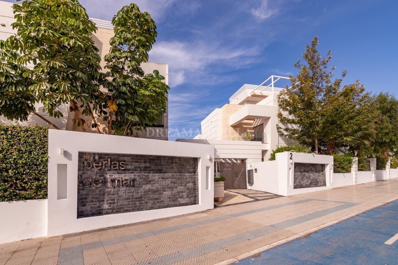 4 sypialnia Willa na sprzedaż w San Pedro de Alcantara z basenem garażem - 2 700 000 € (Ref: 9911411)