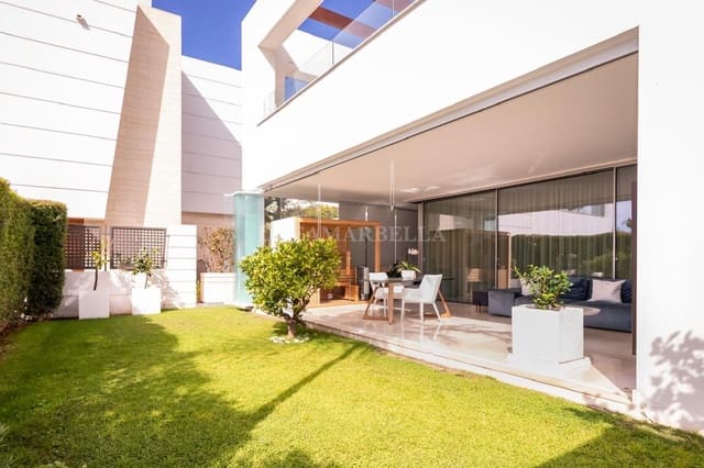 4 sypialnia Willa na sprzedaż w San Pedro de Alcantara, Marbella z basenem garażem - 2 700 000 € (Ref: 9911411)