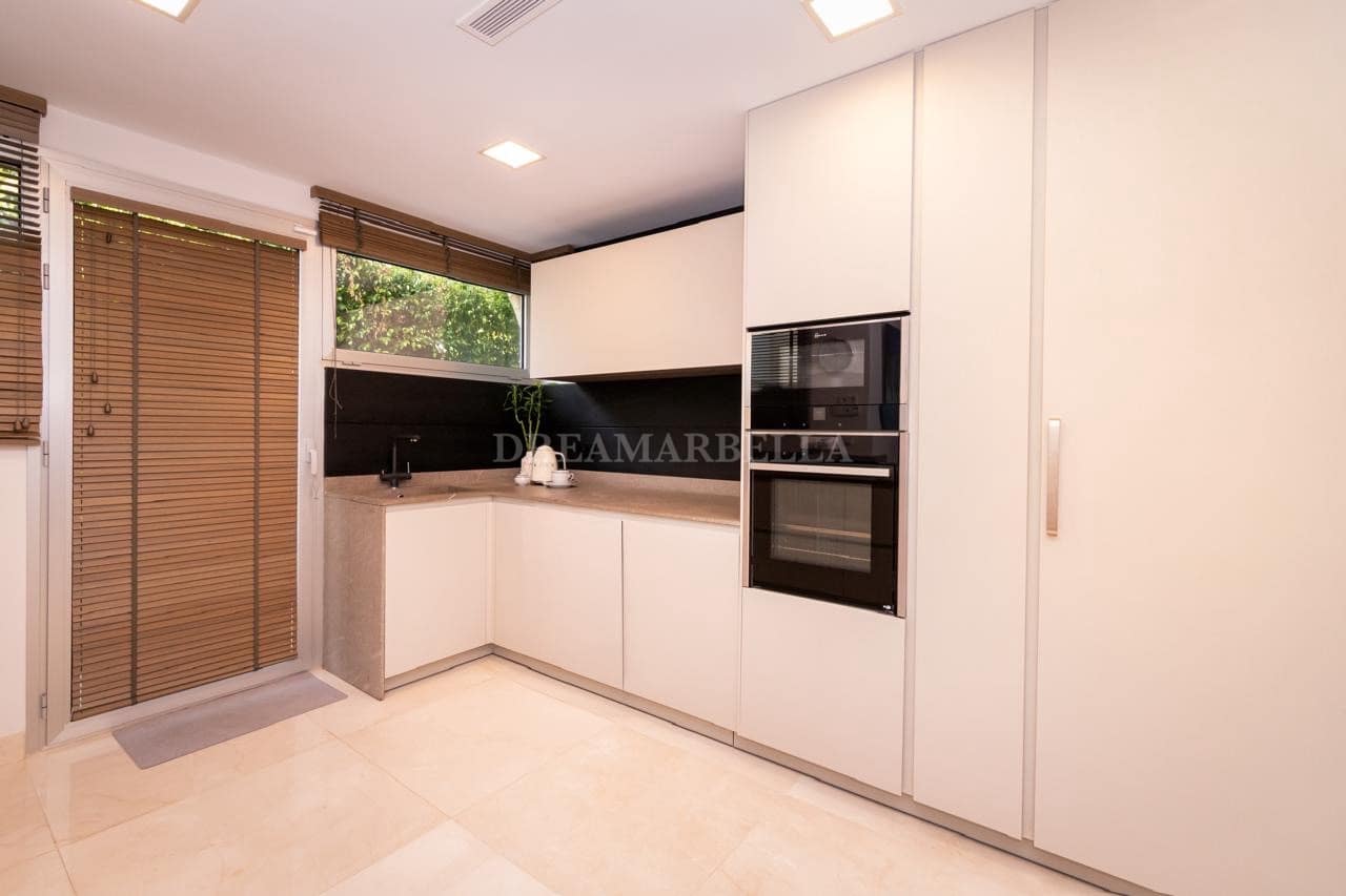5 soveværelse Villa til salg i San Pedro de Alcantara med swimmingpool garage - € 2.699.000 (Ref: 9911411)