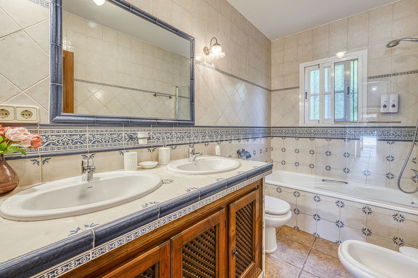Chalet de 5 habitaciones en Marbella en venta con piscina garaje - 1.200.000 € (Ref: 9911412)