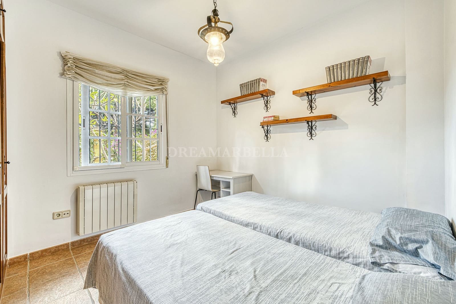 Chalet de 5 habitaciones en Marbella en venta con piscina garaje - 1.200.000 € (Ref: 9911412)