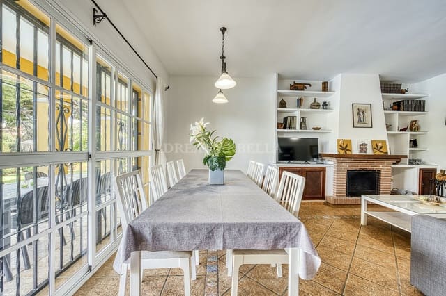 Chalet de 5 habitaciones en Marbella en venta con piscina garaje - 1.200.000 € (Ref: 9911412)