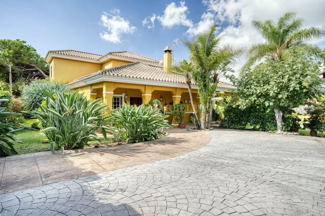 Chalet de 5 habitaciones en Marbella en venta con piscina garaje - 1.200.000 € (Ref: 9911412)