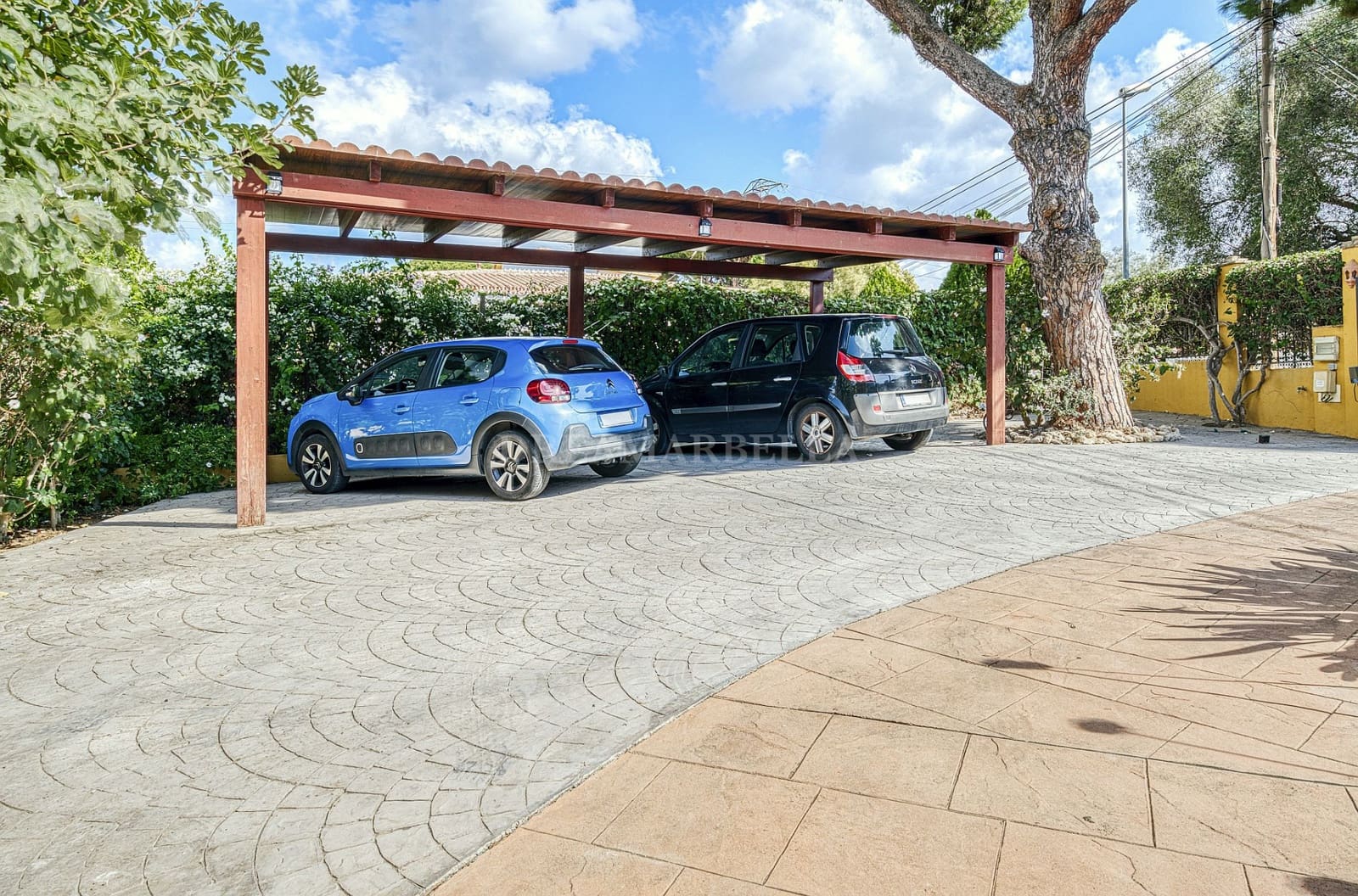 Chalet de 5 habitaciones en Marbella en venta con piscina garaje - 1.200.000 € (Ref: 9911412)