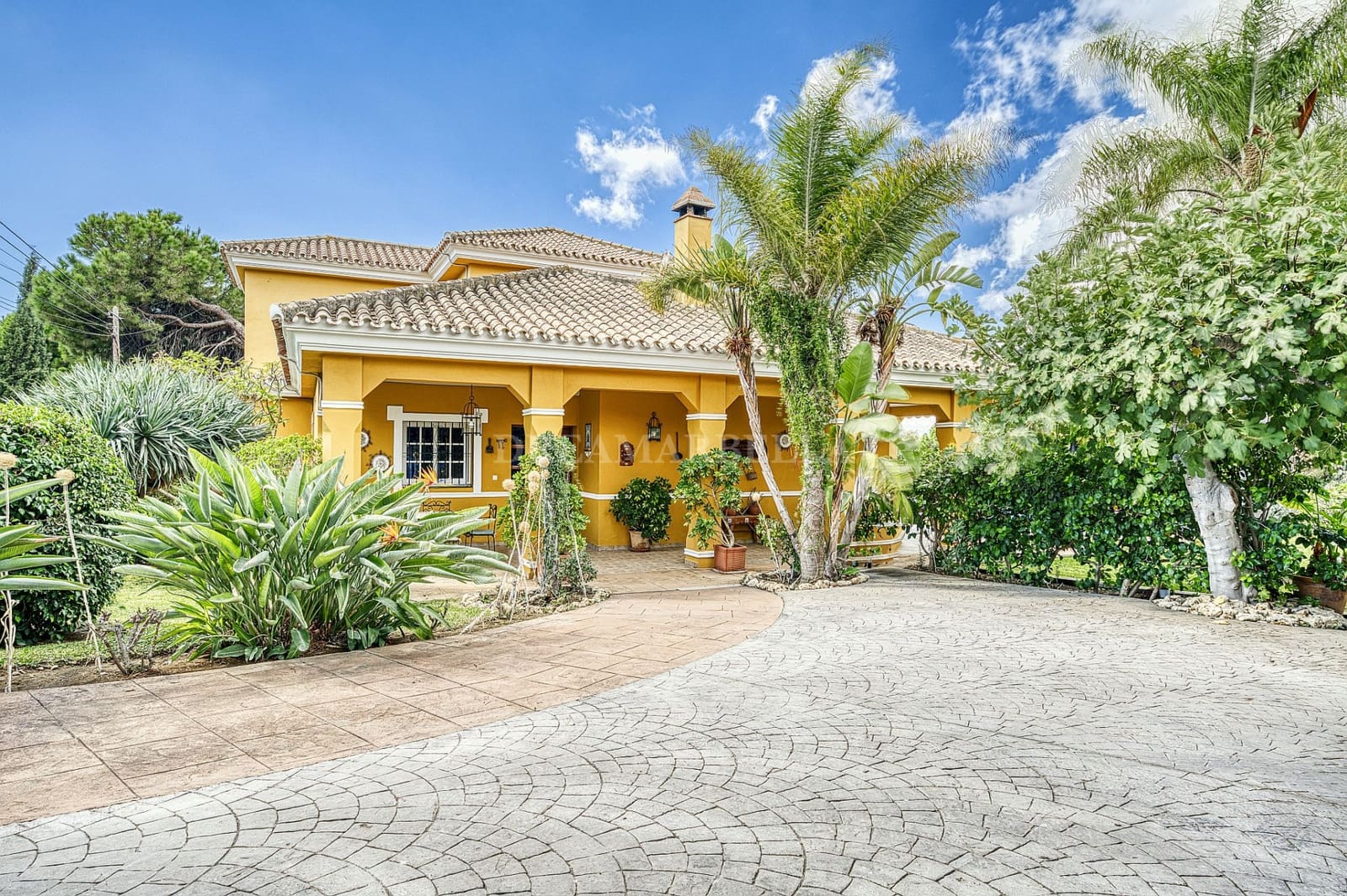 Chalet de 5 habitaciones en Marbella en venta con piscina garaje - 1.200.000 € (Ref: 9911412)