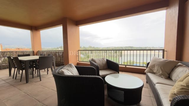 2 makuuhuone Huoneisto vuokrattavana paikassa Estepona mukana uima-altaan 
autotalli - 2 500 € (Ref: 9911413)