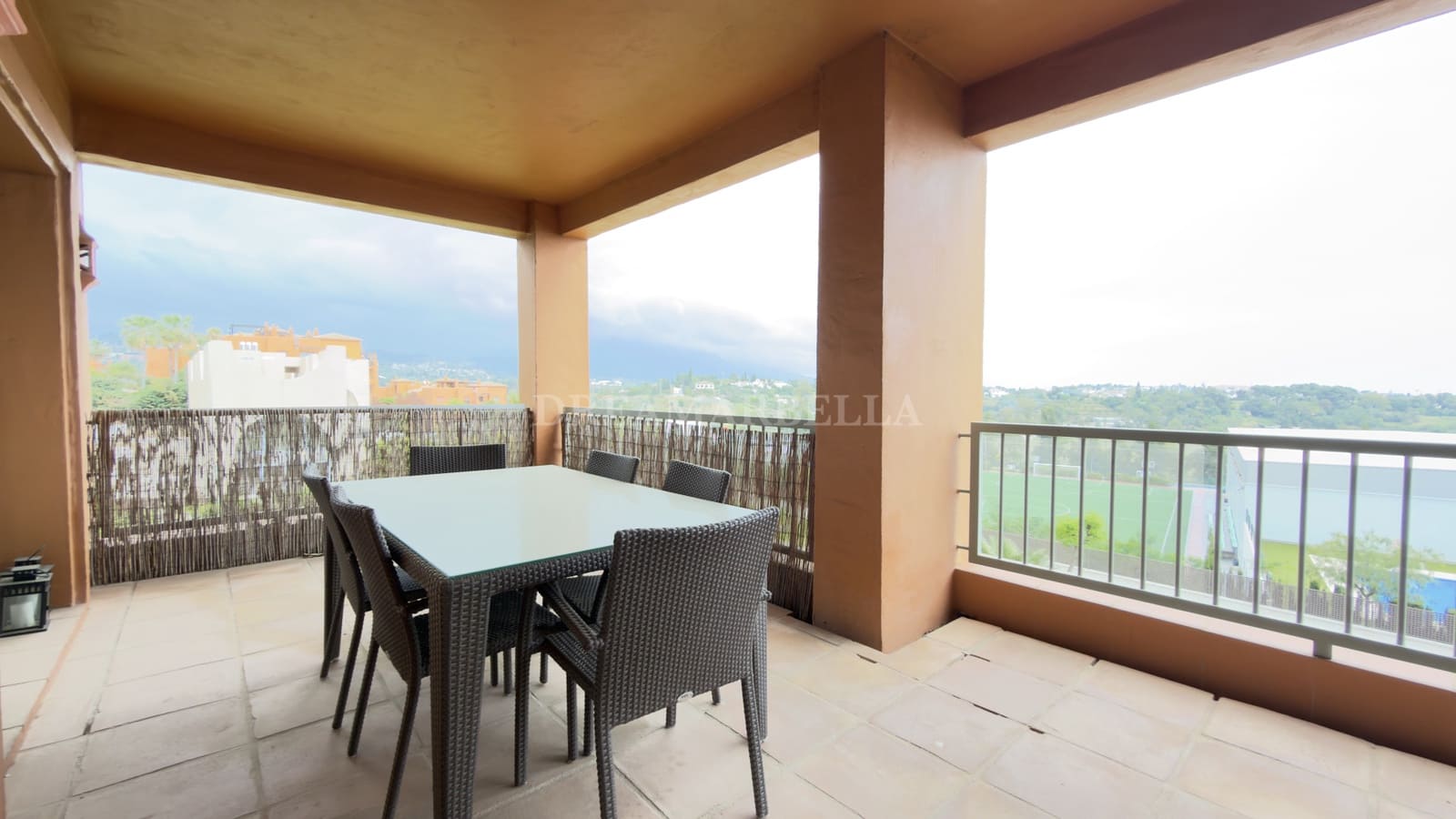 2 quarto Apartamento para arrendar em Estepona com piscina garagem - 2 500 € (Ref: 9911413)