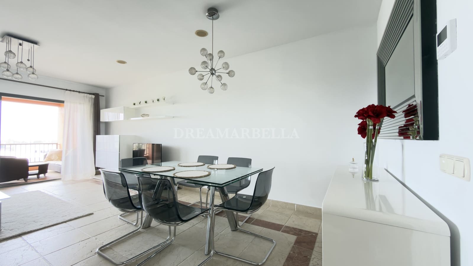 2 quarto Apartamento para arrendar em Estepona com piscina garagem - 2 500 € (Ref: 9911413)