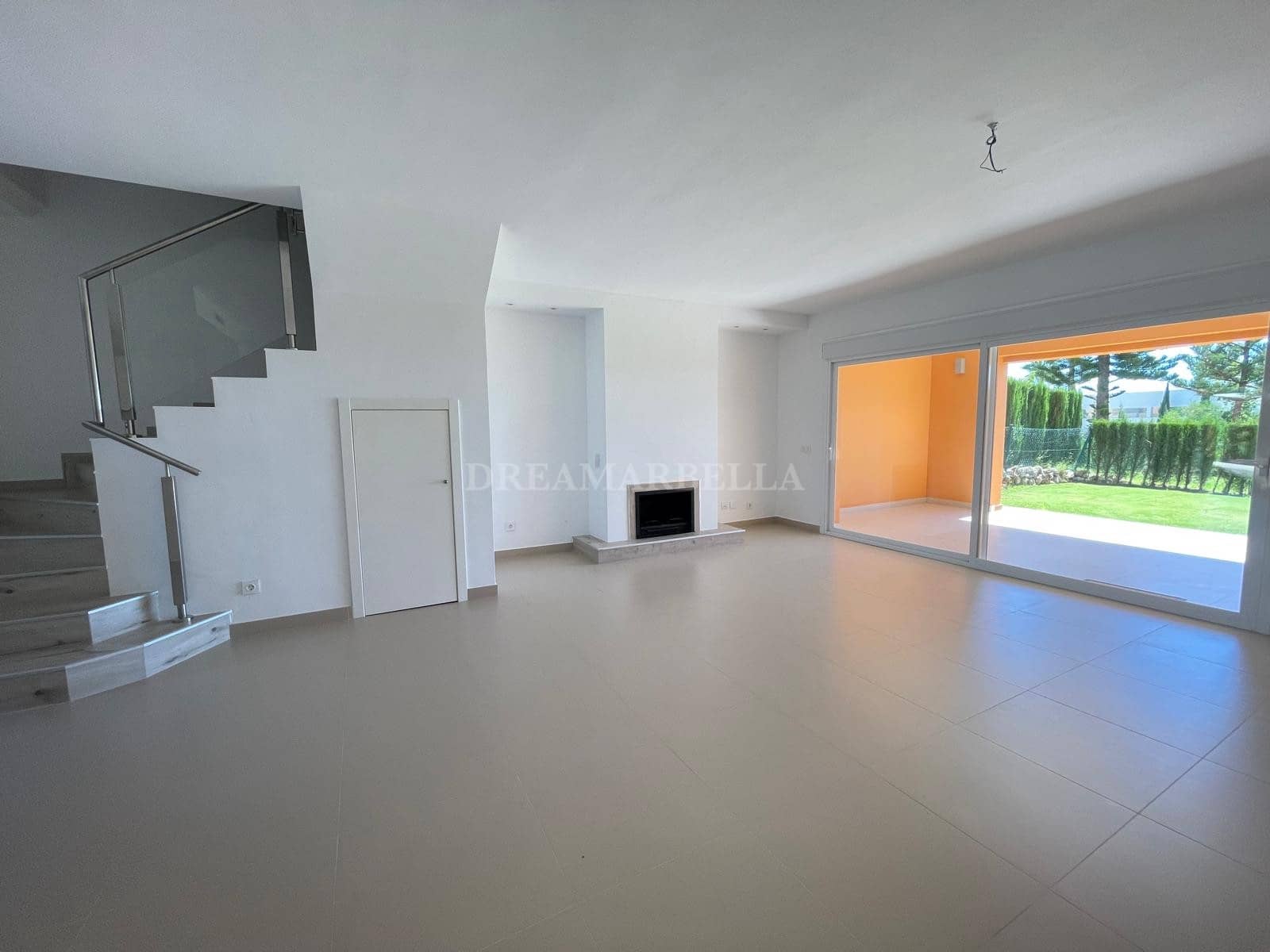 3 chambre Maison de Ville à vendre à Benahavis avec piscine garage - 676 000 € (Ref: 9911415)