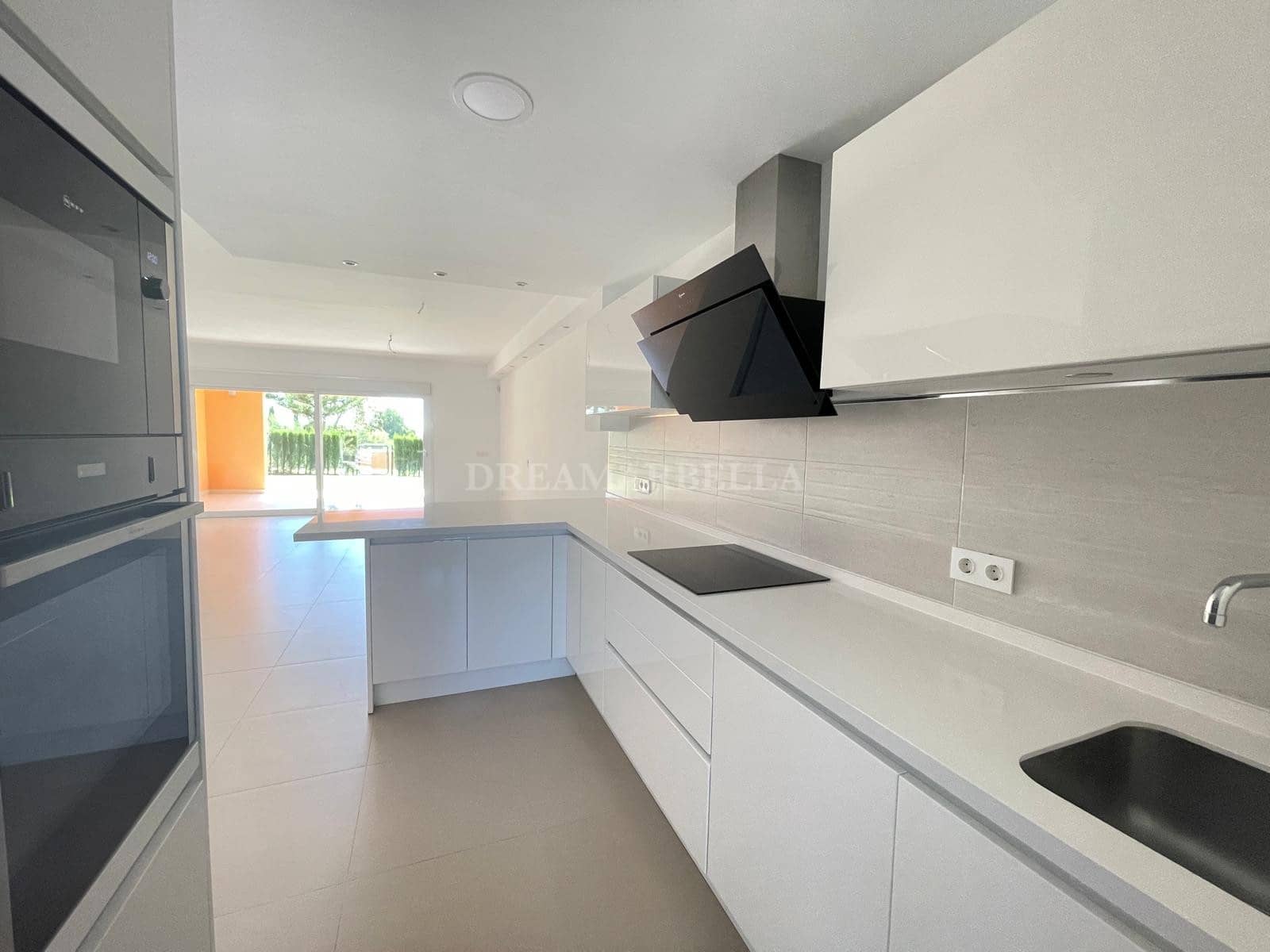 3 chambre Maison de Ville à vendre à Benahavis avec piscine garage - 676 000 € (Ref: 9911415)