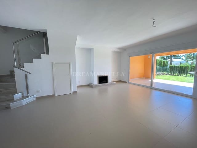 3 chambre Maison de Ville à vendre à Benahavís avec piscine garage - 676 000 € (Ref: 9911415)