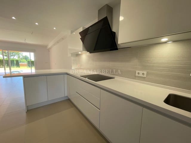 3 chambre Maison de Ville à vendre à Benahavís avec piscine garage - 676 000 € (Ref: 9911415)