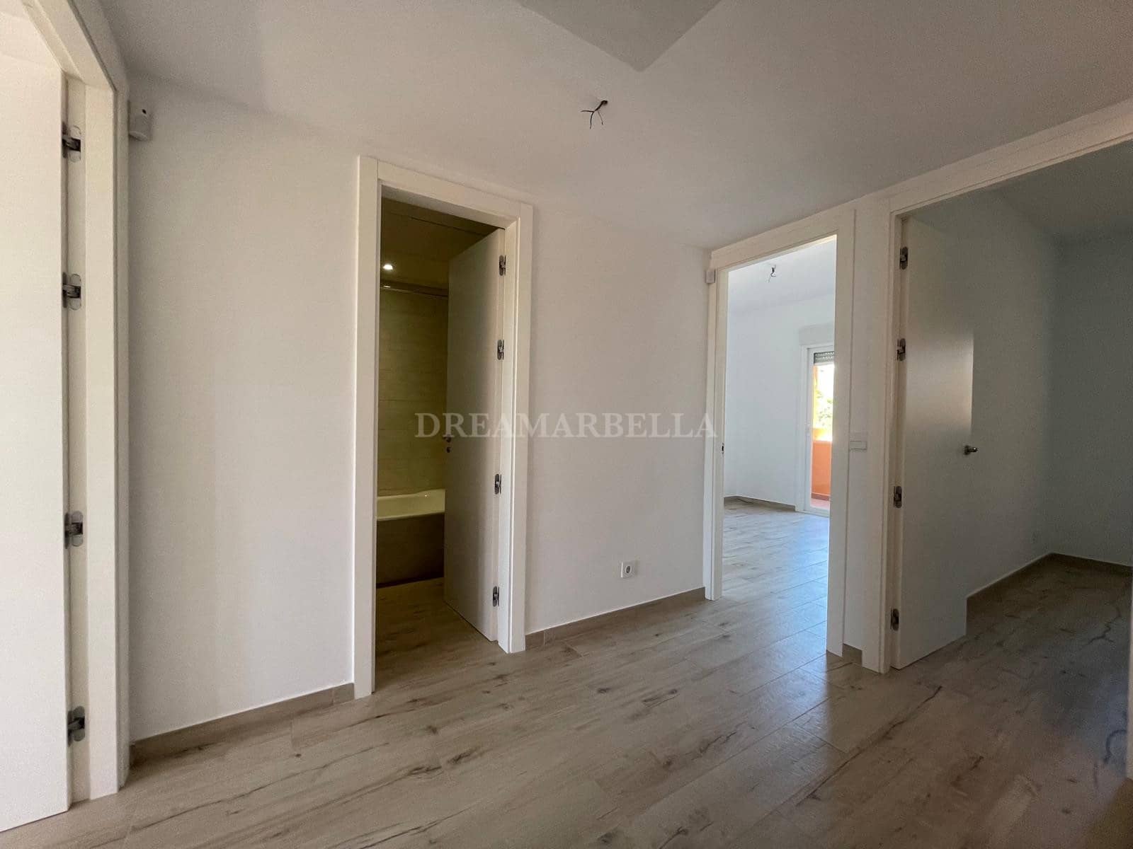 3 chambre Maison de Ville à vendre à Benahavis avec piscine garage - 676 000 € (Ref: 9911415)