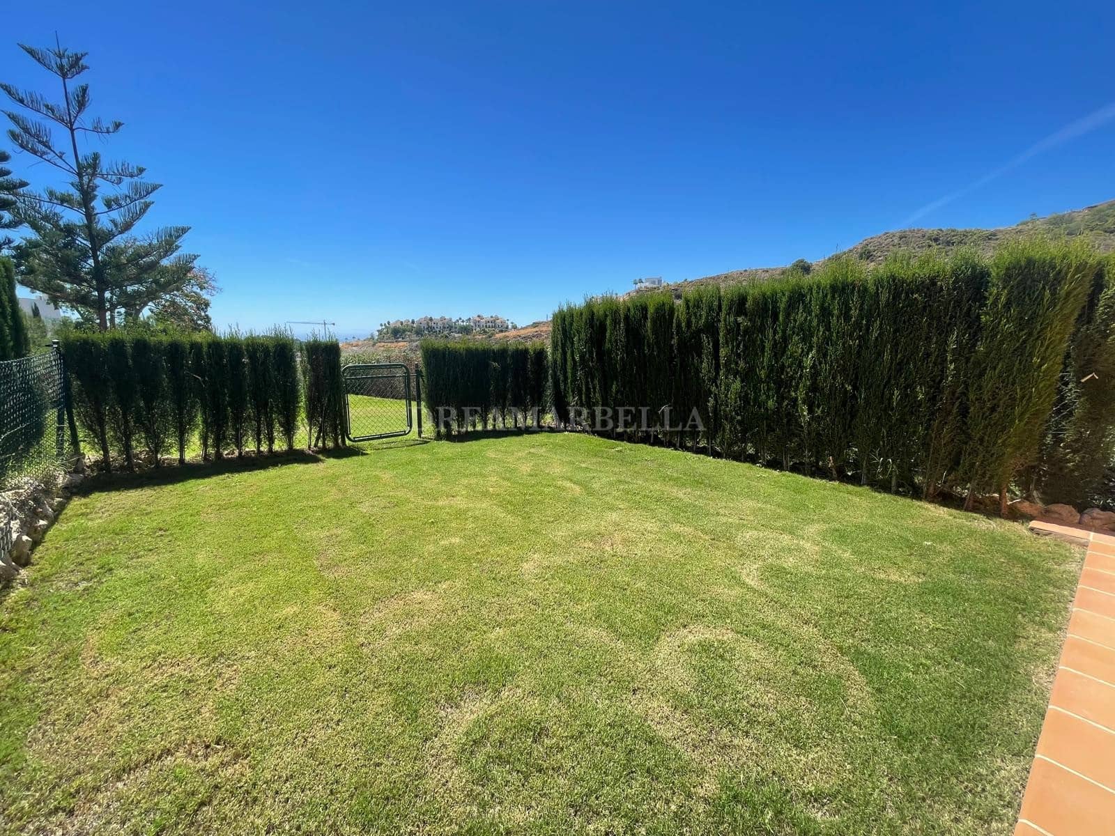 3 chambre Maison de Ville à vendre à Benahavis avec piscine garage - 676 000 € (Ref: 9911415)