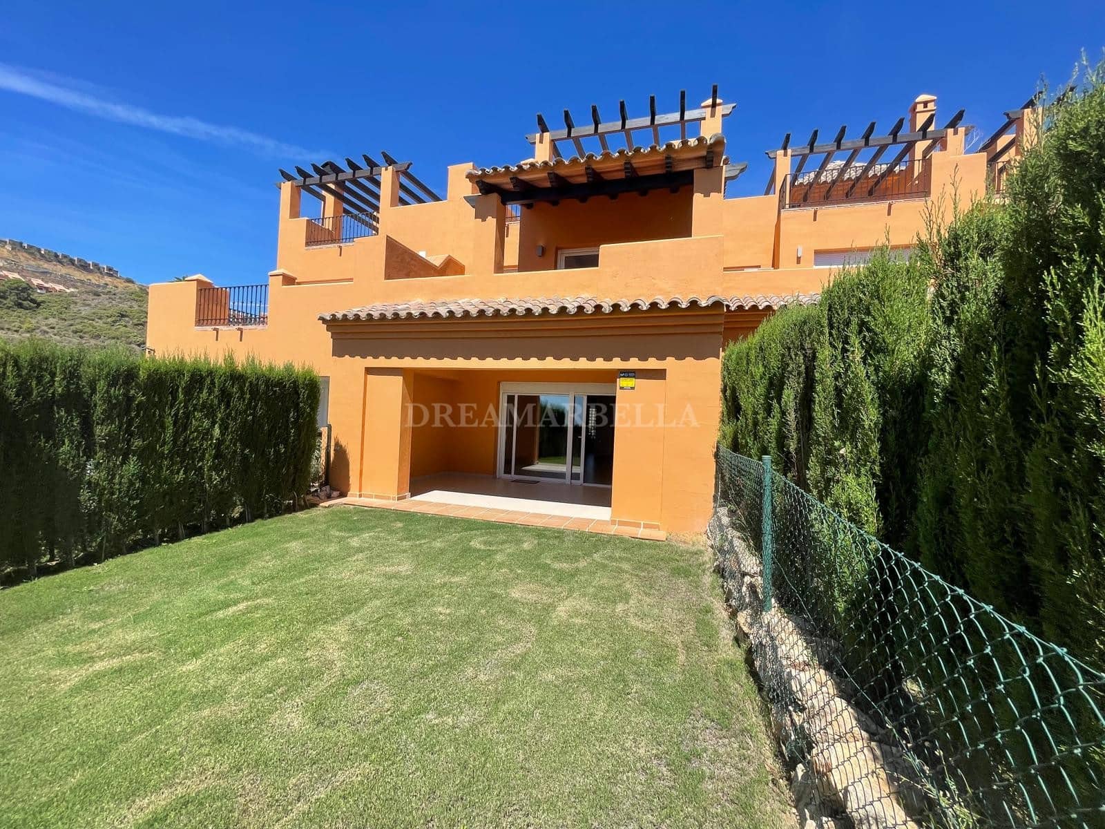 3 chambre Maison de Ville à vendre à Benahavis avec piscine garage - 676 000 € (Ref: 9911415)