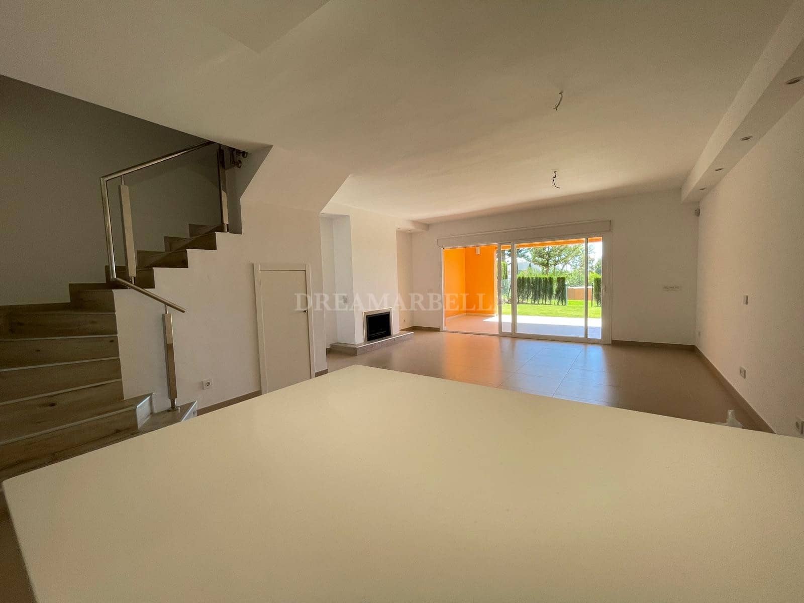3 chambre Maison de Ville à vendre à Benahavis avec piscine garage - 676 000 € (Ref: 9911415)