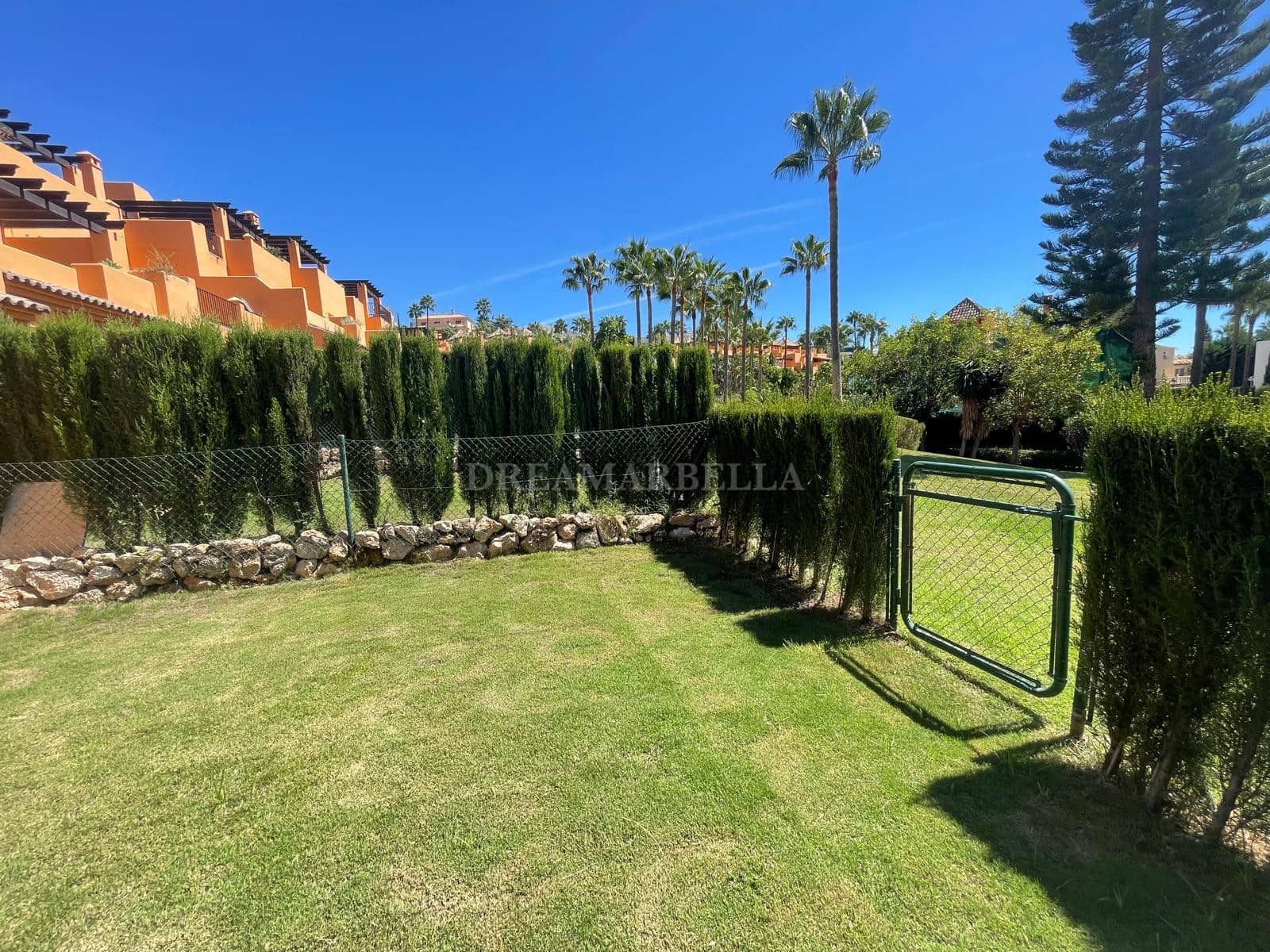 3 chambre Maison de Ville à vendre à Benahavis avec piscine garage - 676 000 € (Ref: 9911415)