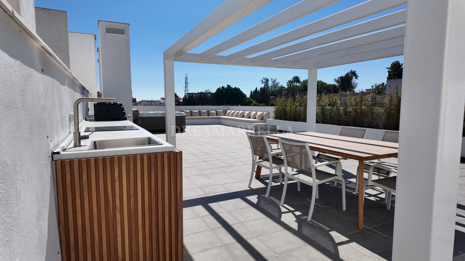 4 sypialnia Penthouse na sprzedaż w San Pedro de Alcantara z garażem - 850 000 € (Ref: 9911418)