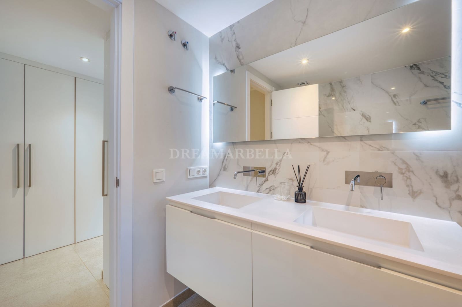 4 sypialnia Penthouse na sprzedaż w San Pedro de Alcantara z garażem - 850 000 € (Ref: 9911418)