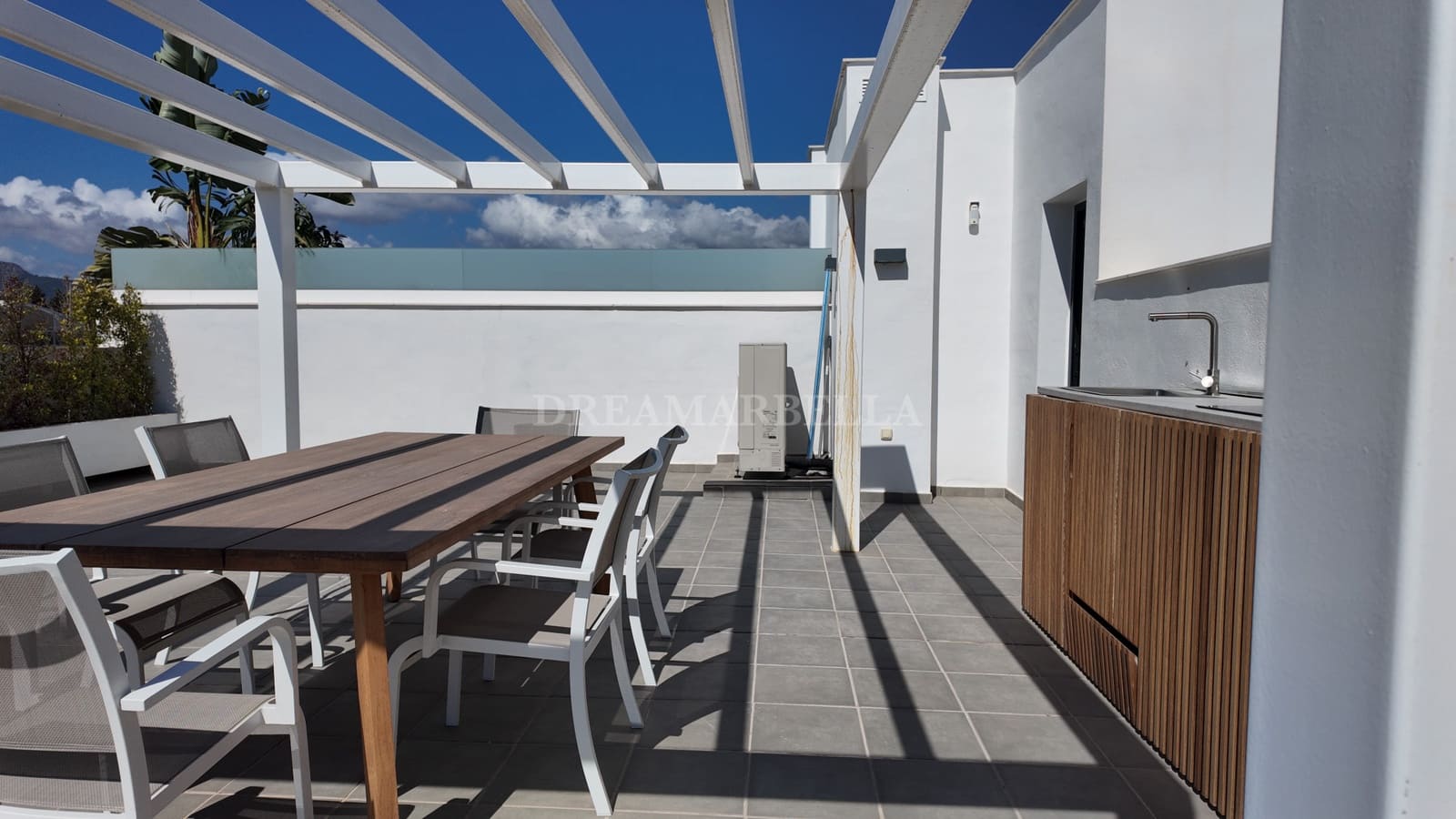 4 sypialnia Penthouse na sprzedaż w San Pedro de Alcantara z garażem - 850 000 € (Ref: 9911418)