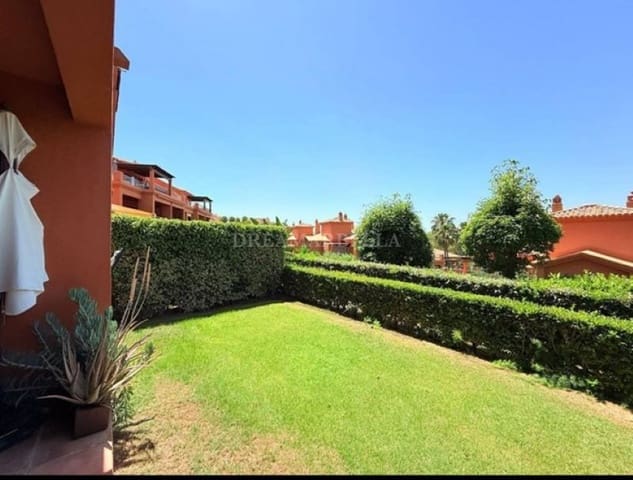 2 quarto Apartamento para arrendamento para férias em Estepona com piscina Garagem - 1 125 € (Ref: 9911421)