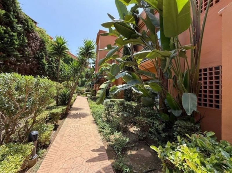 2 bedroom Apartment for holiday rental in Benahavis with pool garage - € 1,125 (Ref: 9911421)