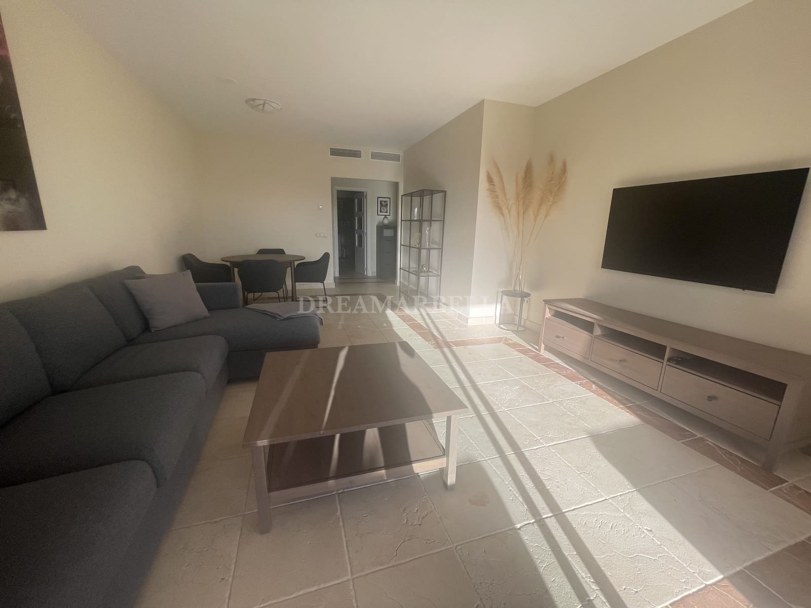 2 bedroom Apartment for holiday rental in Benahavis with pool garage - € 1,125 (Ref: 9911421)
