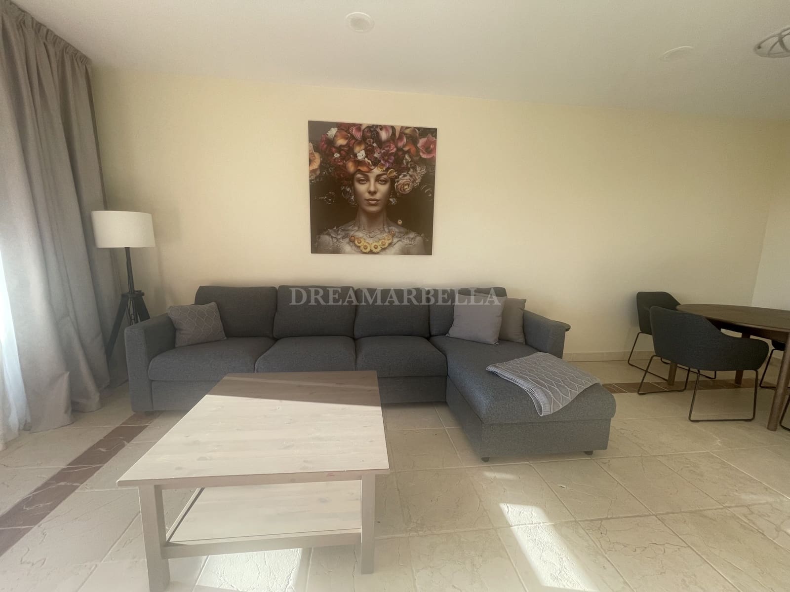 2 bedroom Apartment for holiday rental in Benahavis with pool garage - € 1,125 (Ref: 9911421)