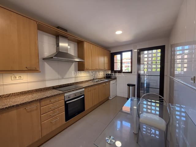 2 Zimmer Apartment zu vermieten in Estepona mit Pool Garage - 2.400 € (Ref: 9911422)