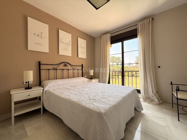 2 Zimmer Apartment zu vermieten in Estepona mit Pool Garage - 2.400 € (Ref: 9911422)