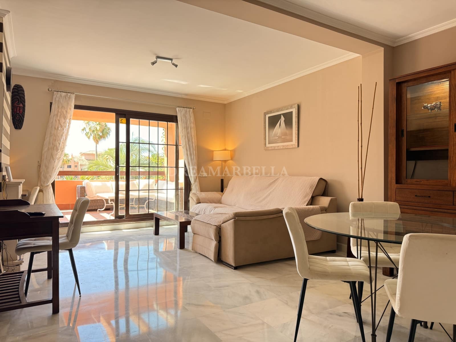 2 Zimmer Apartment zu vermieten in Estepona mit Pool Garage - 2.400 € (Ref: 9911422)