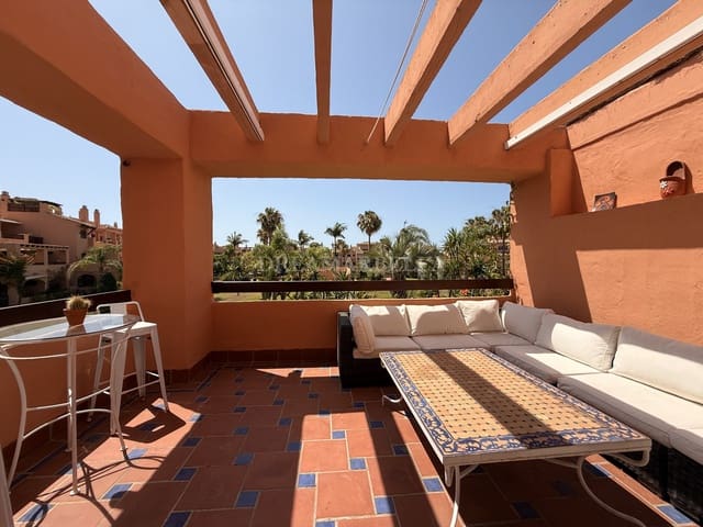 2 Zimmer Apartment zu vermieten in Estepona mit Pool Garage - 2.400 € (Ref: 9911422)