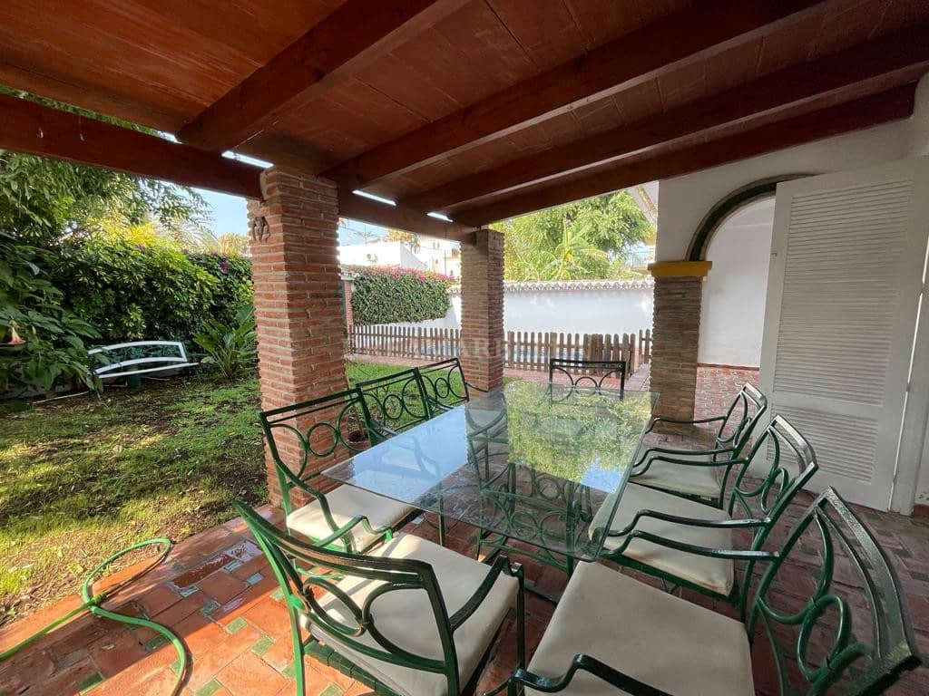 4 sovrum Villa att hyra i Marbella med pool garage - 4 900 € (Ref: 9911423)