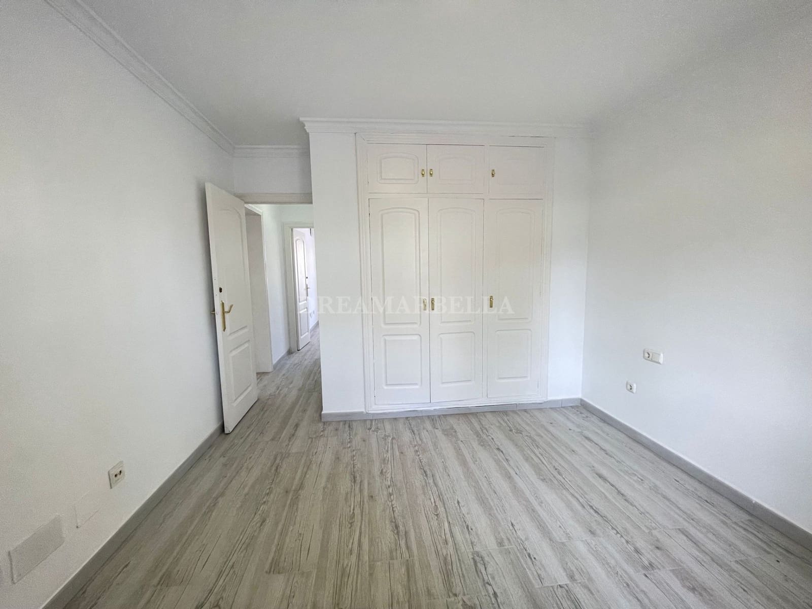 4 sovrum Villa att hyra i Marbella med pool garage - 4 900 € (Ref: 9911423)