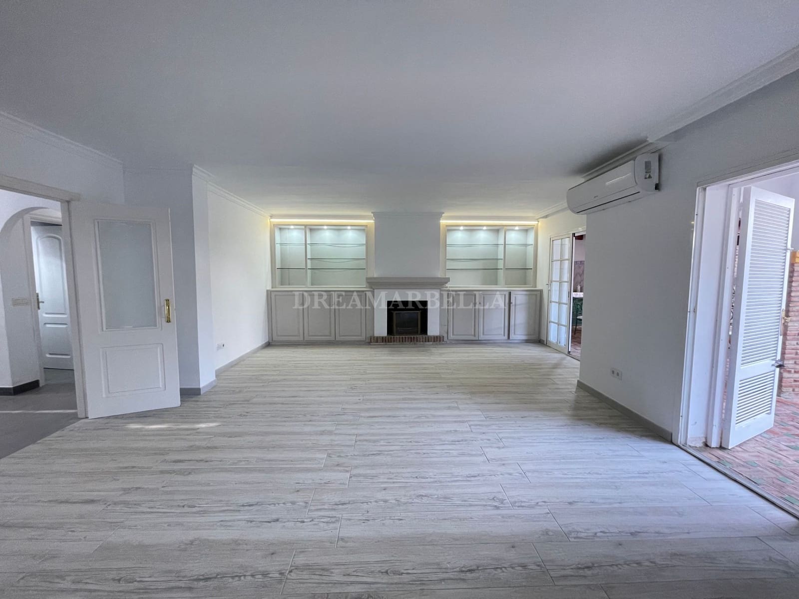 4 sovrum Villa att hyra i Marbella med pool garage - 4 900 € (Ref: 9911423)