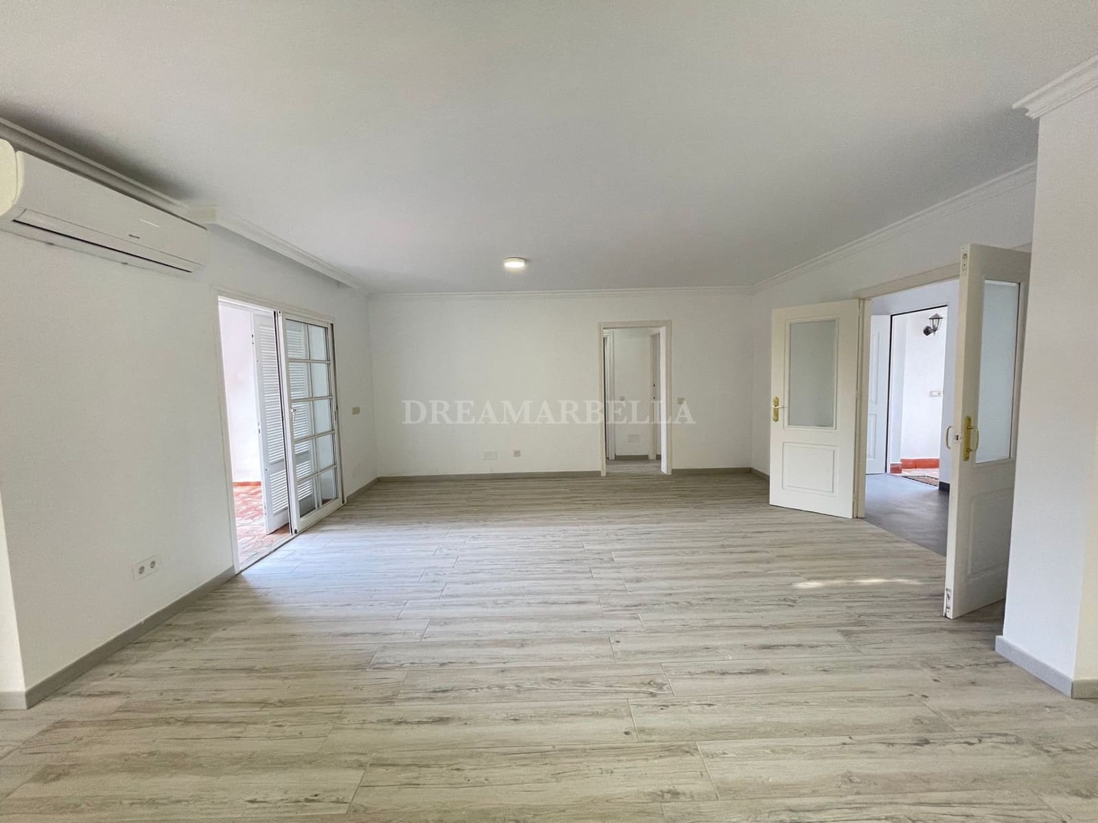 4 sovrum Villa att hyra i Marbella med pool garage - 4 900 € (Ref: 9911423)