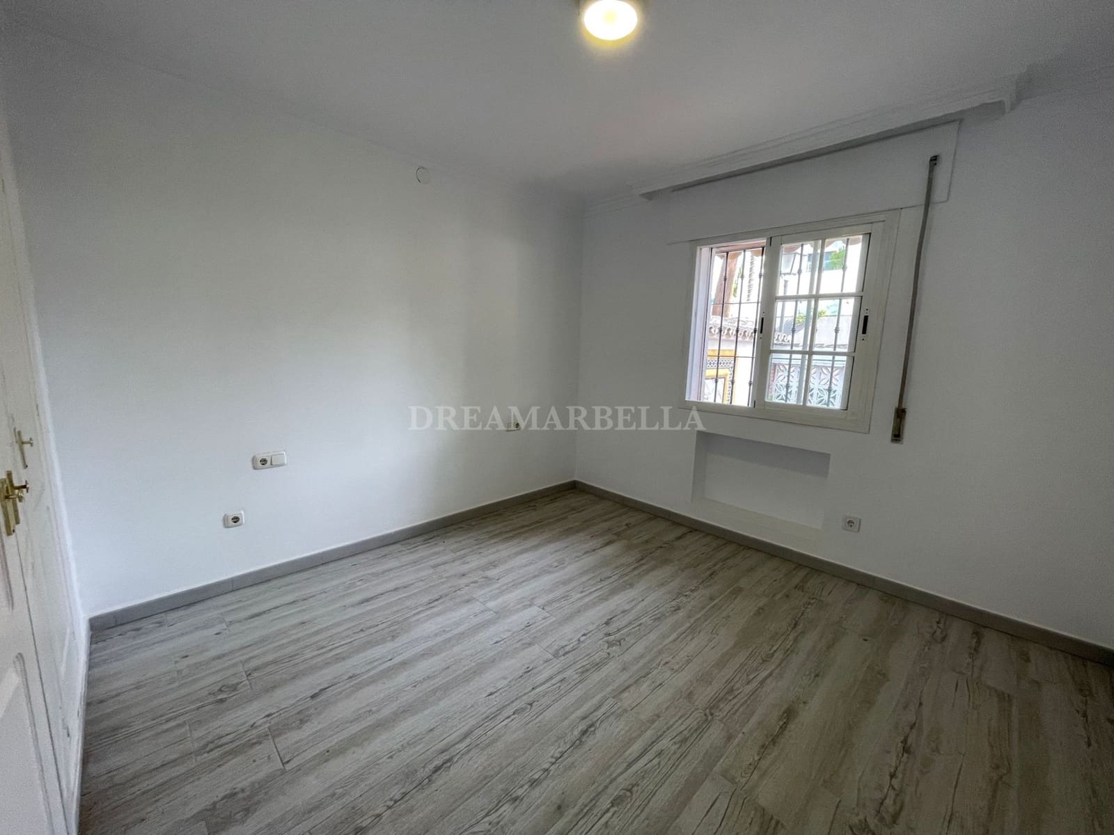 4 sovrum Villa att hyra i Marbella med pool garage - 4 900 € (Ref: 9911423)