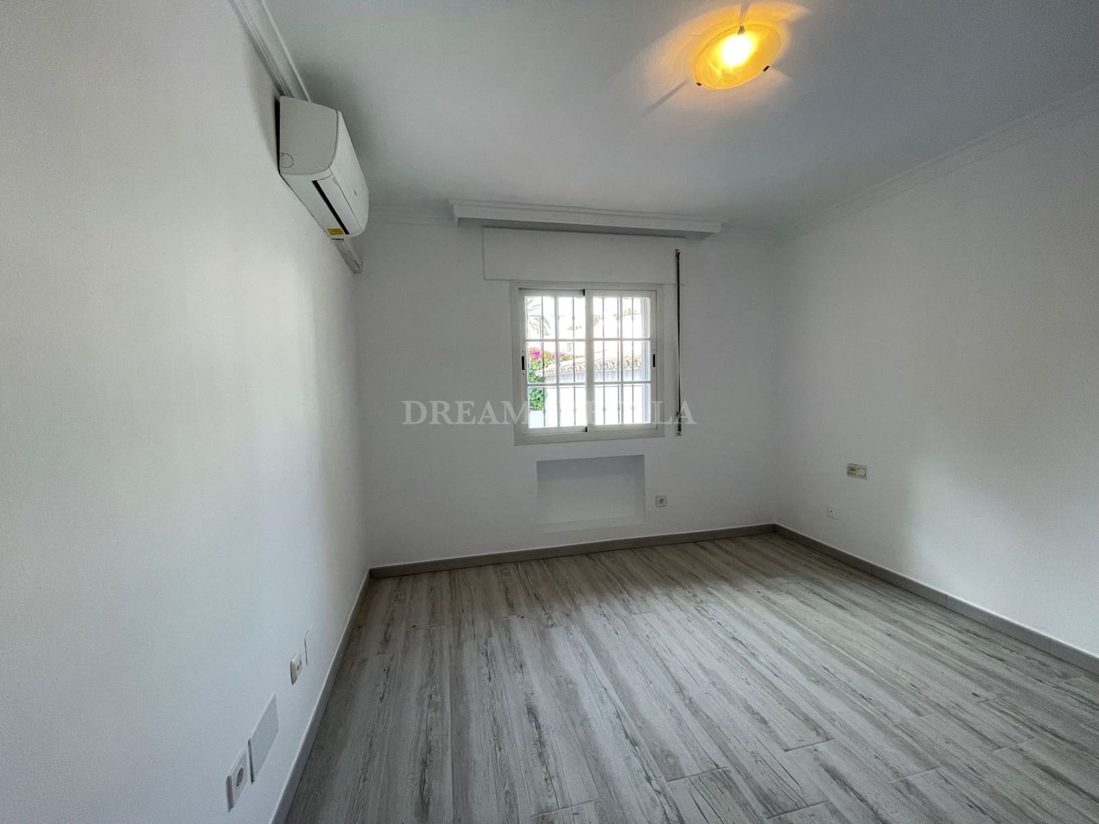 4 sovrum Villa att hyra i Marbella med pool garage - 4 900 € (Ref: 9911423)