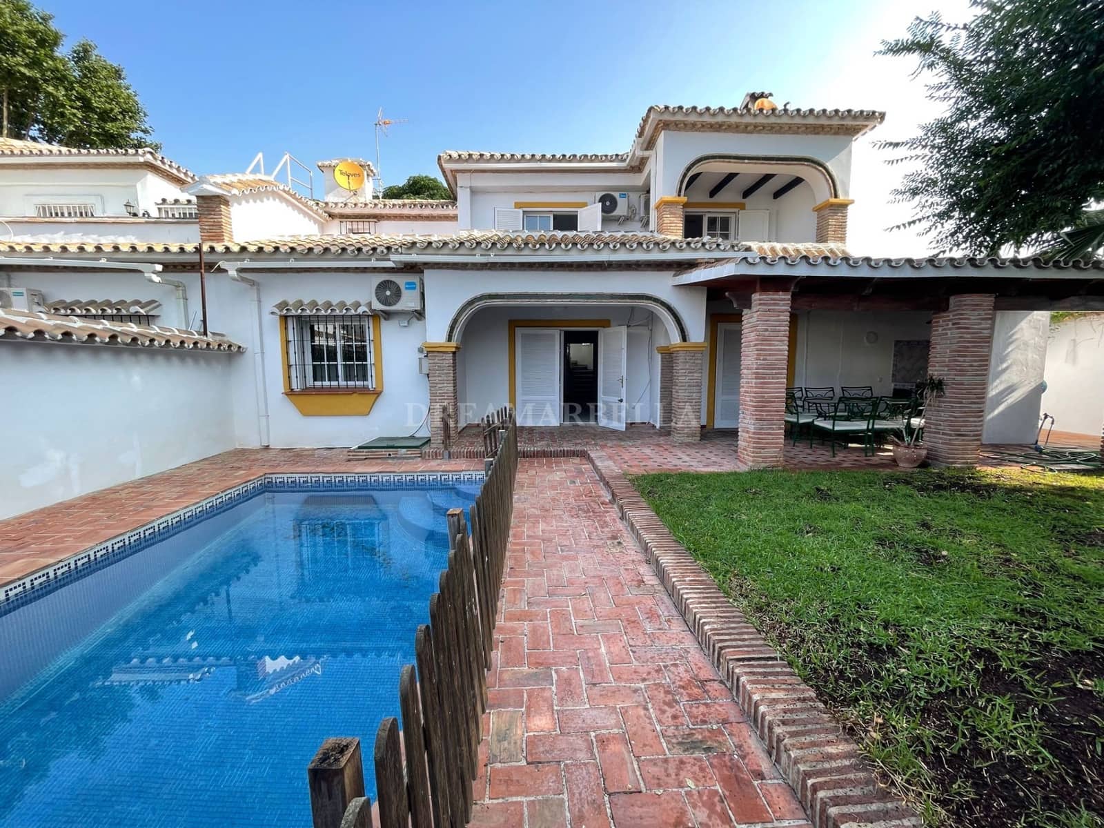 4 sovrum Villa att hyra i Marbella med pool garage - 4 900 € (Ref: 9911423)