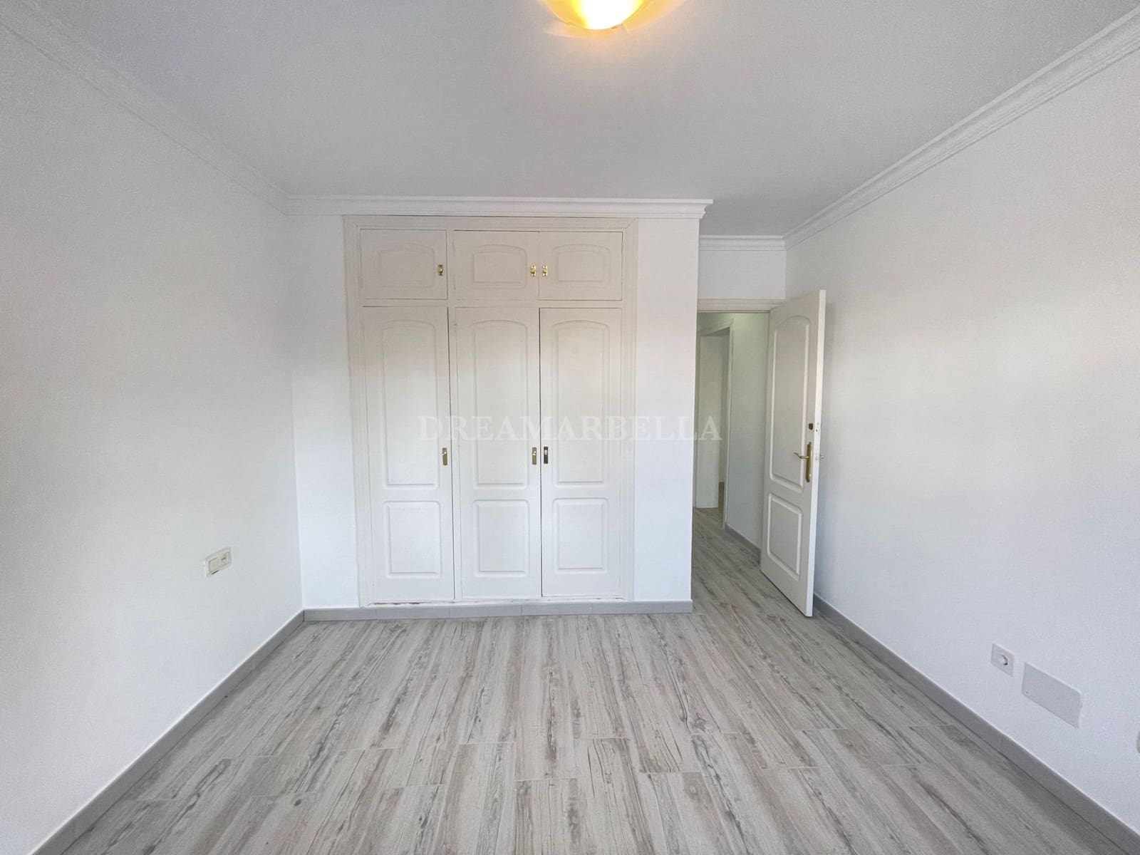4 sovrum Villa att hyra i Marbella med pool garage - 4 900 € (Ref: 9911423)