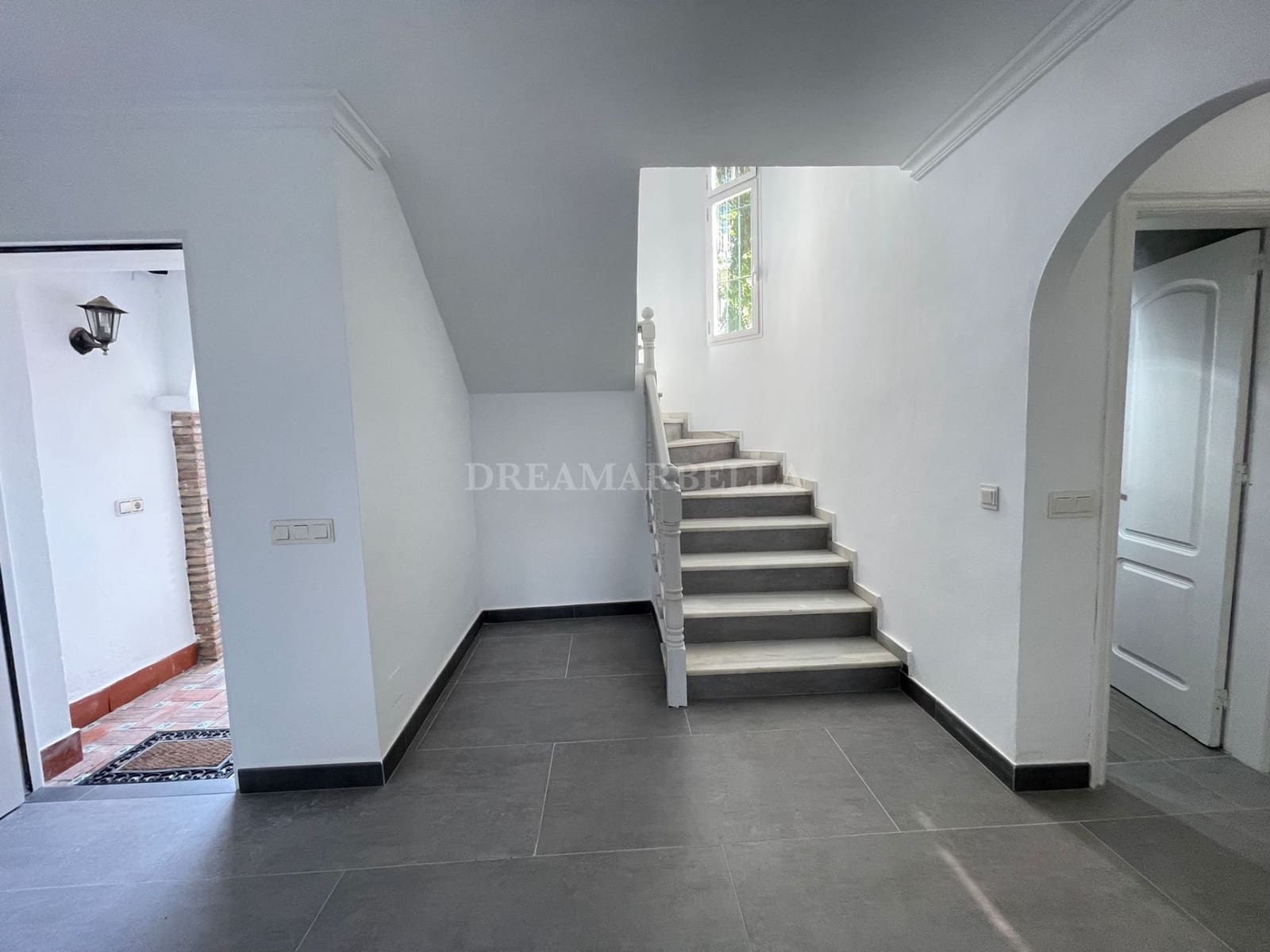 4 sovrum Villa att hyra i Marbella med pool garage - 4 900 € (Ref: 9911423)