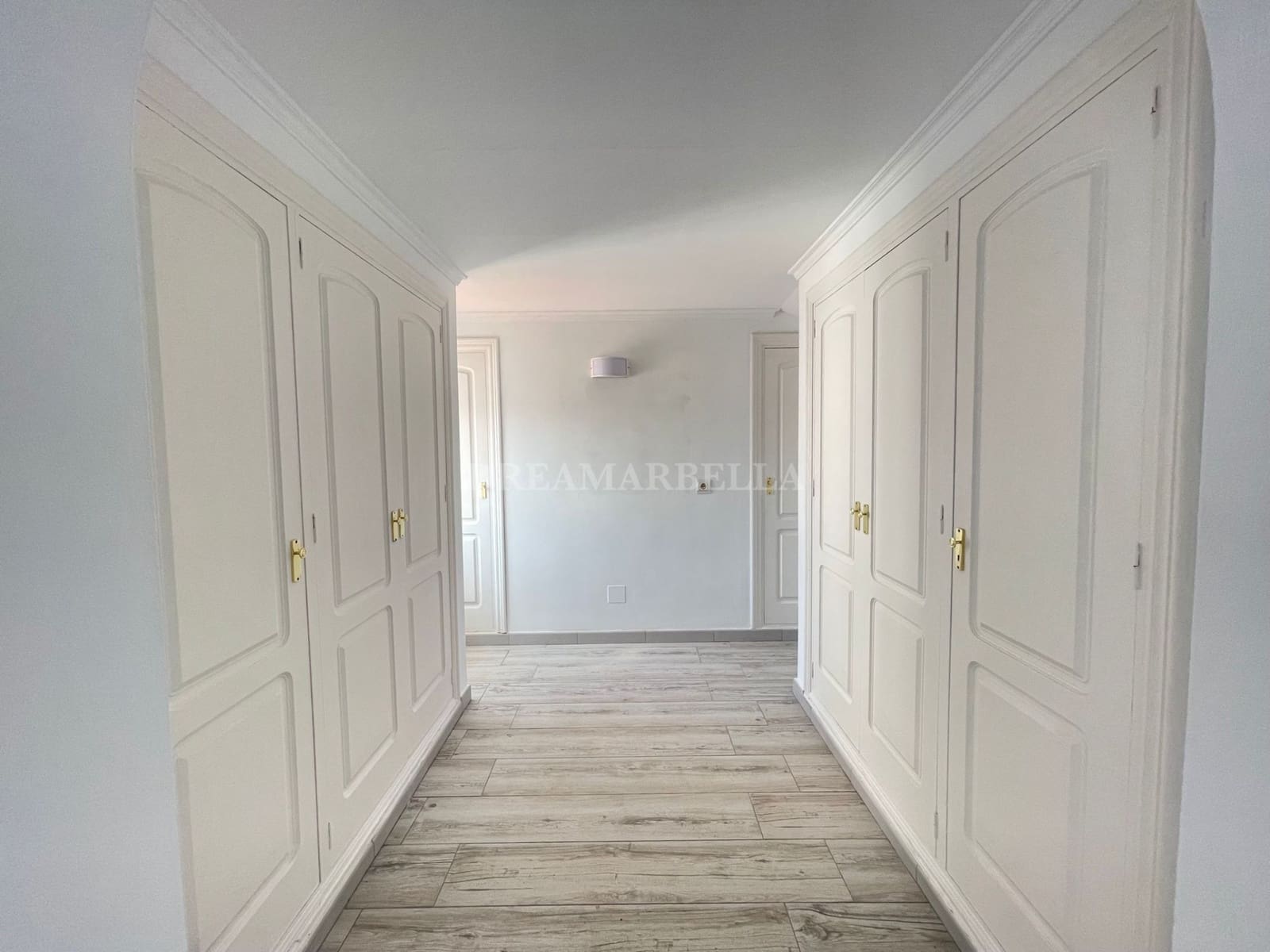 4 sovrum Villa att hyra i Marbella med pool garage - 4 900 € (Ref: 9911423)